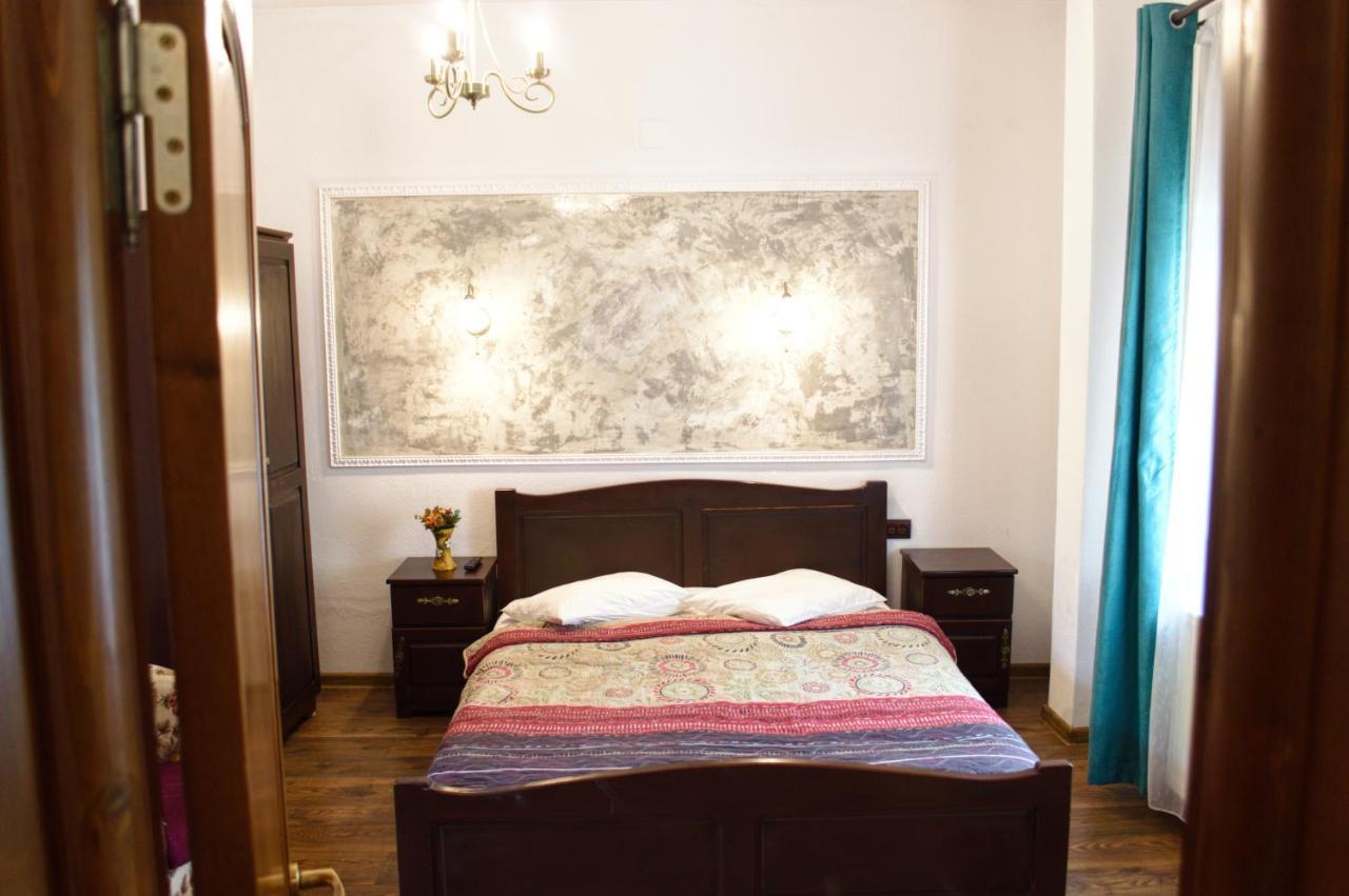 Pensiunea Casa Rica Calimanesti Ngoại thất bức ảnh