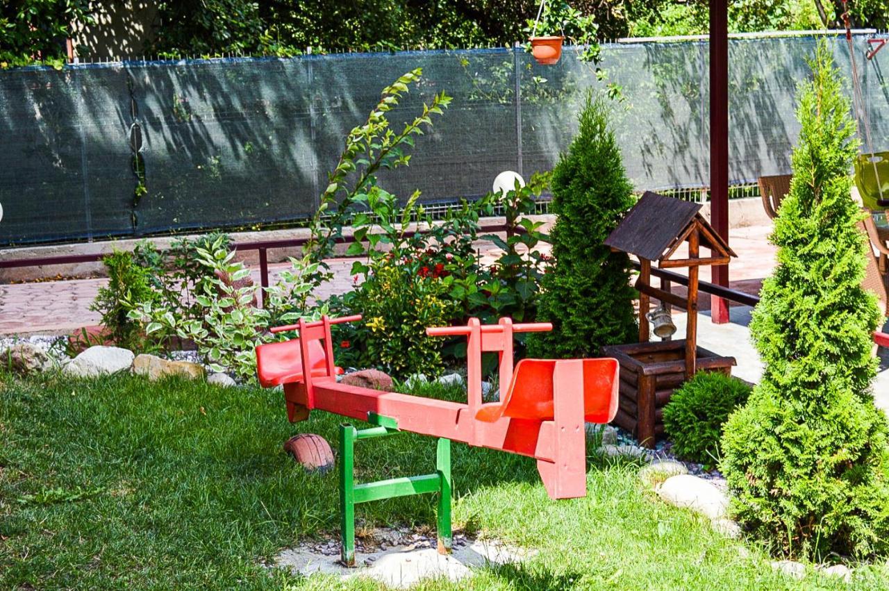 Pensiunea Casa Rica Calimanesti Ngoại thất bức ảnh