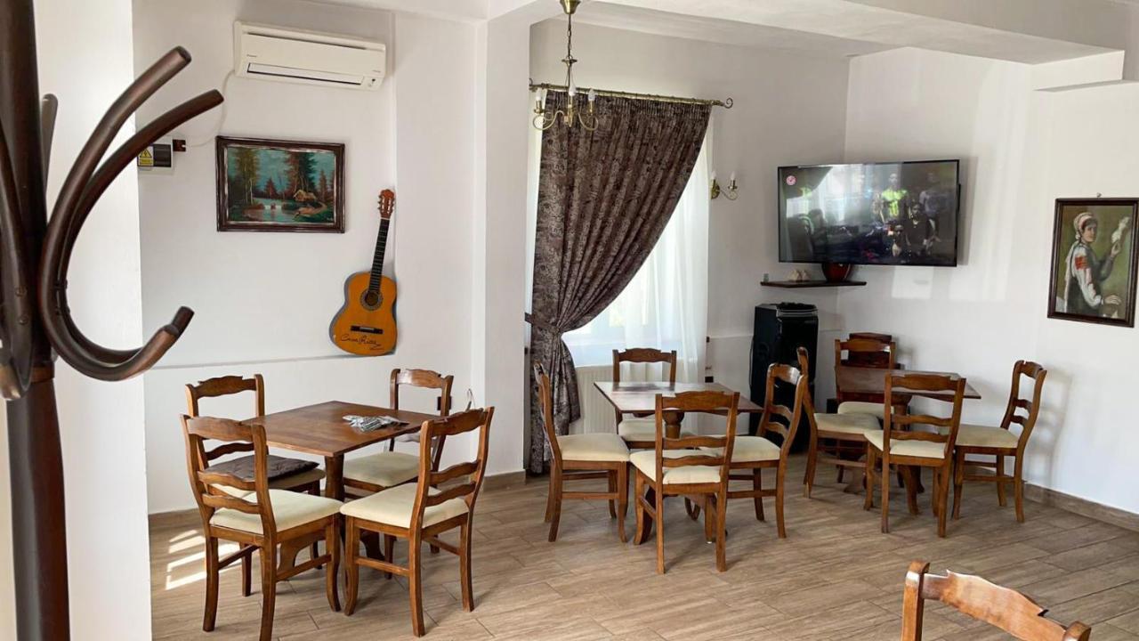 Pensiunea Casa Rica Calimanesti Ngoại thất bức ảnh