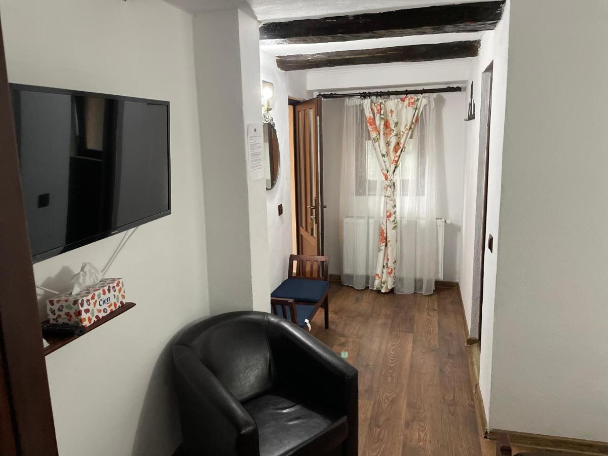 Pensiunea Casa Rica Calimanesti Ngoại thất bức ảnh