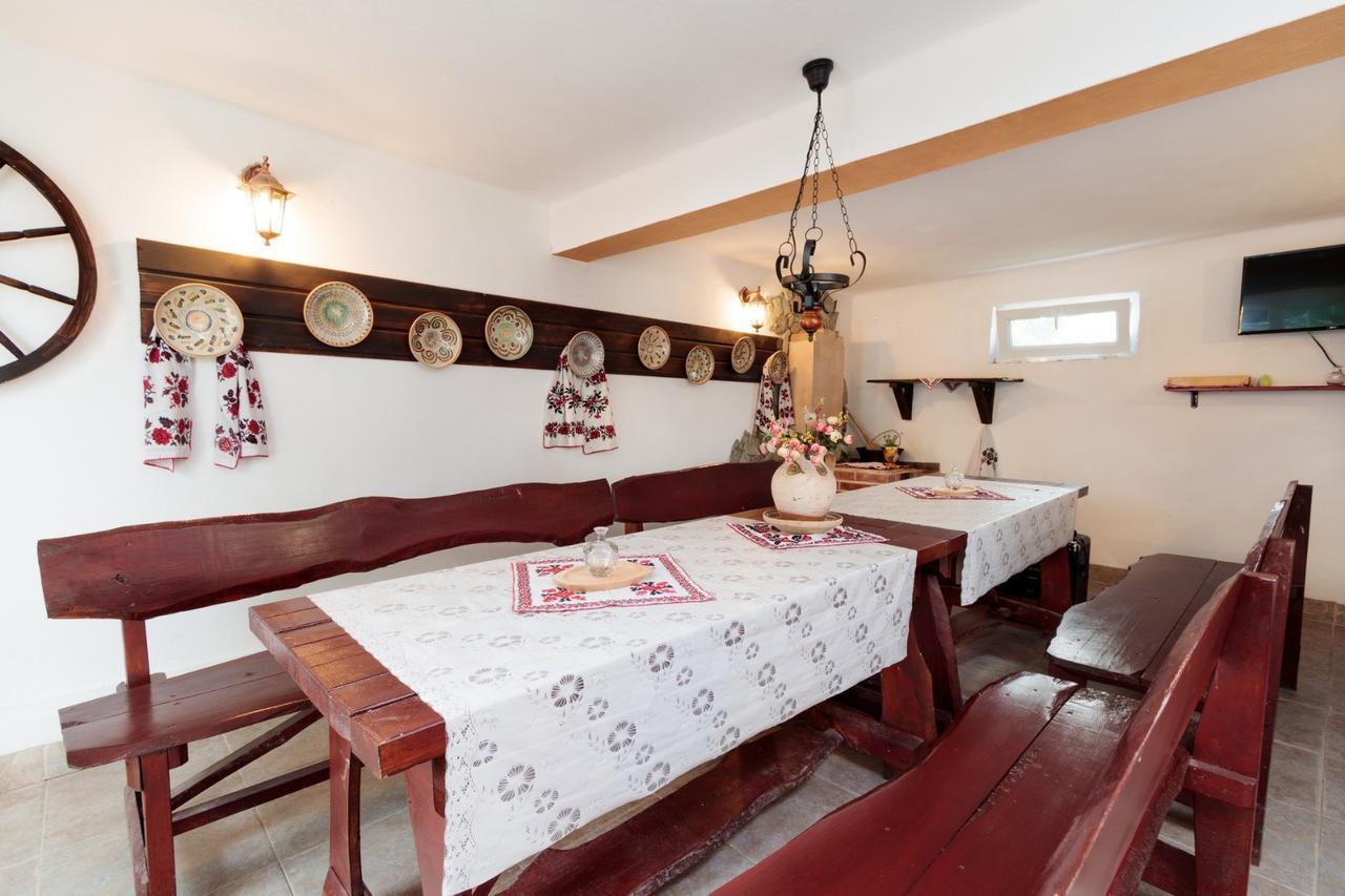 Pensiunea Casa Rica Calimanesti Ngoại thất bức ảnh